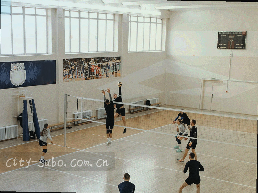 楼道管道检修口与工具包，体现上门流程和现场确认